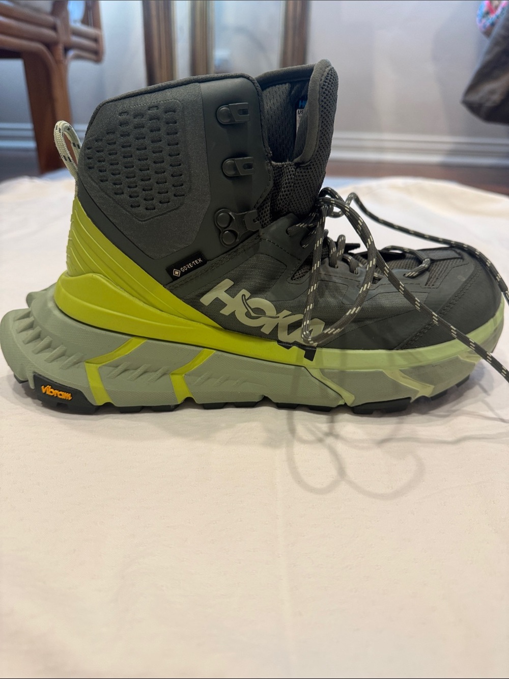 Hoka Mid-Top Trail Shoe. Size 7D men’s